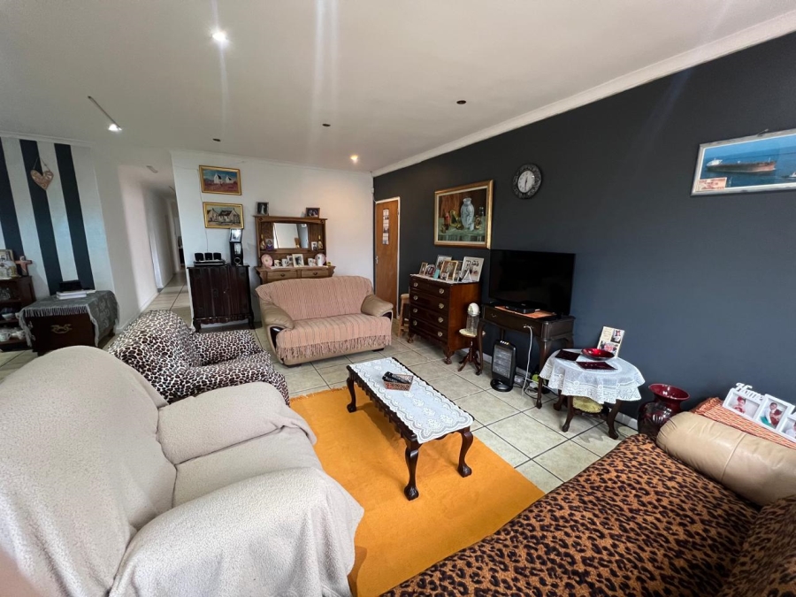 3 Bedroom Property for Sale in Diazville Western Cape